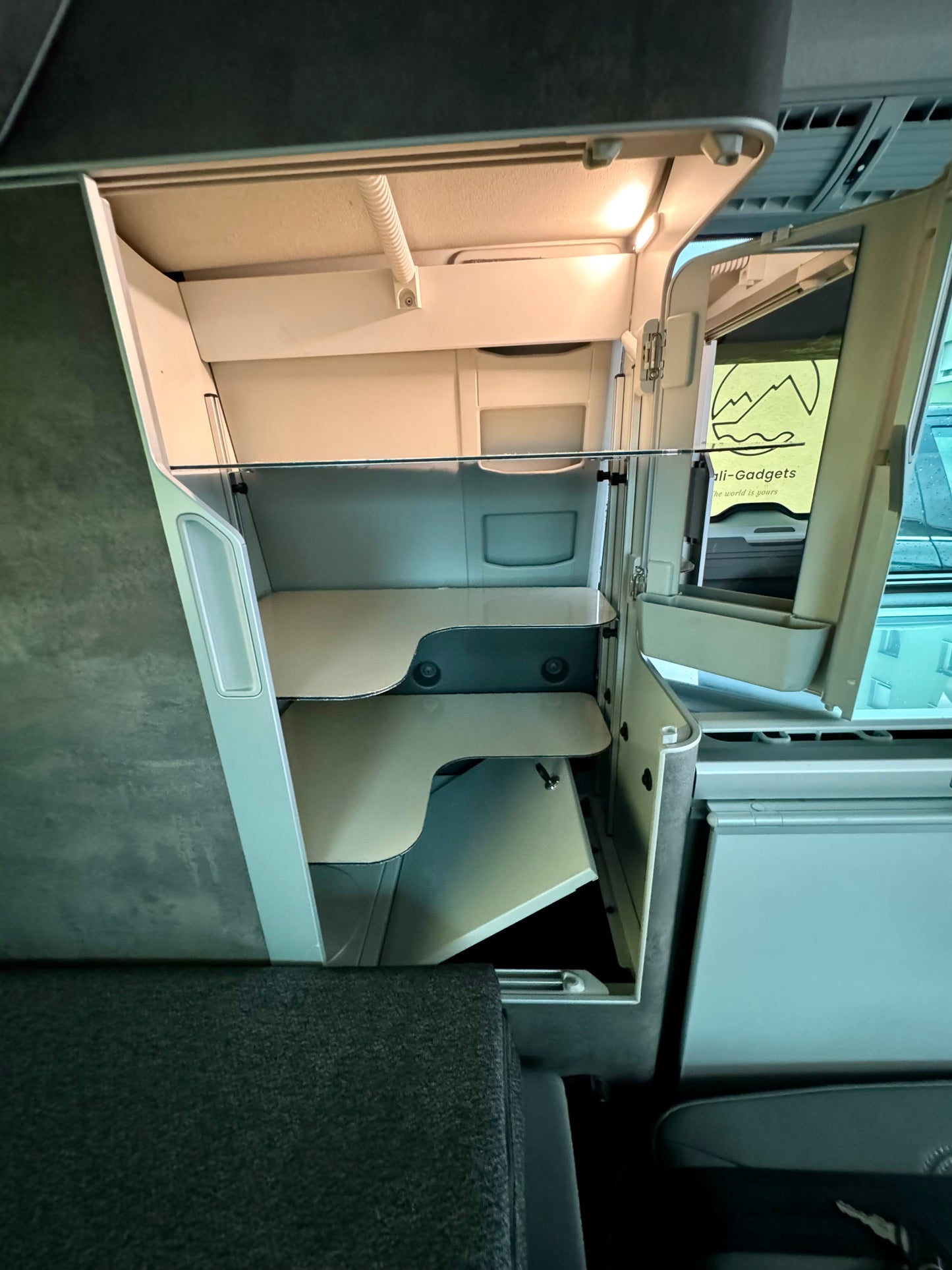 Cali-Gadgets Schrank- & Regalausbau für VW California T5 T6 T6.1 – Perfekte Stauraumlösung für Bulli, Ocean & Coast Modelle – Mehr Platz & Komfort beim Camping