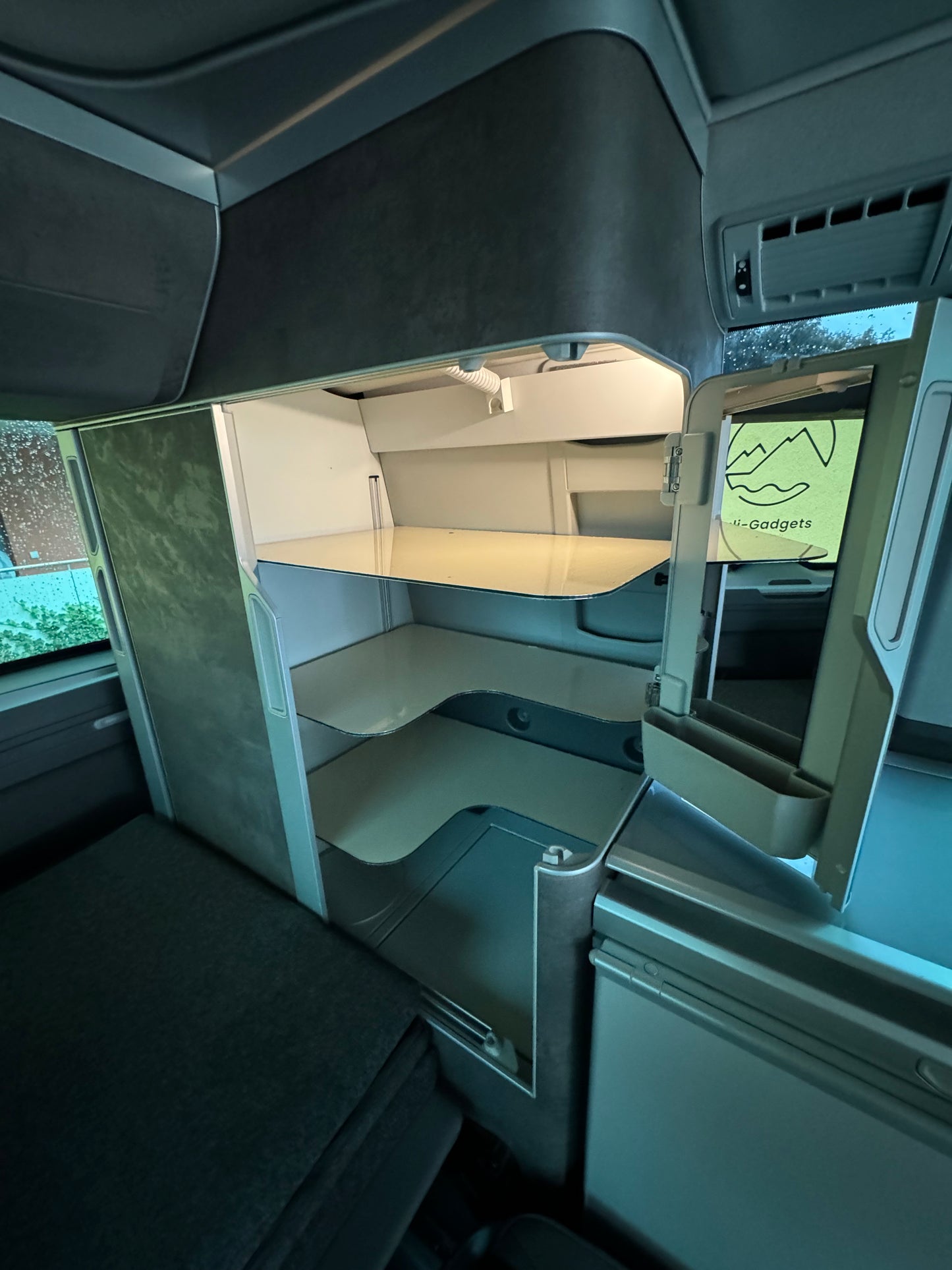 Cali-Gadgets Schrank- & Regalausbau für VW California T5 T6 T6.1 – Perfekte Stauraumlösung für Bulli, Ocean & Coast Modelle – Mehr Platz & Komfort beim Camping