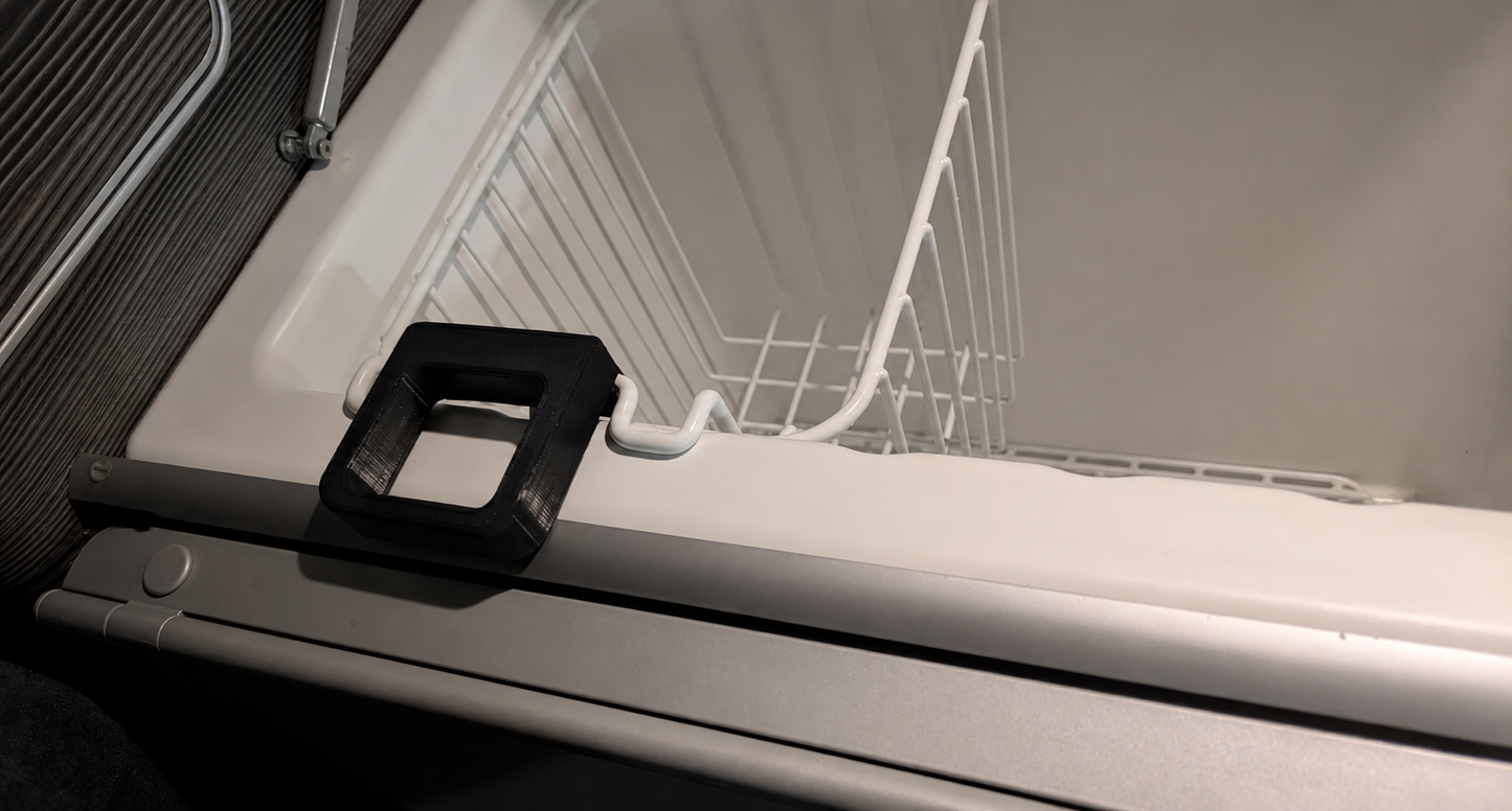 Cali-Gadgets Kühlschrank Offenhalter für VW T5 T6 California – Perfekte Lösung für einfachen Zugriff im California, Ocean & Coast Modellen – Ideal für Camping & Reisen