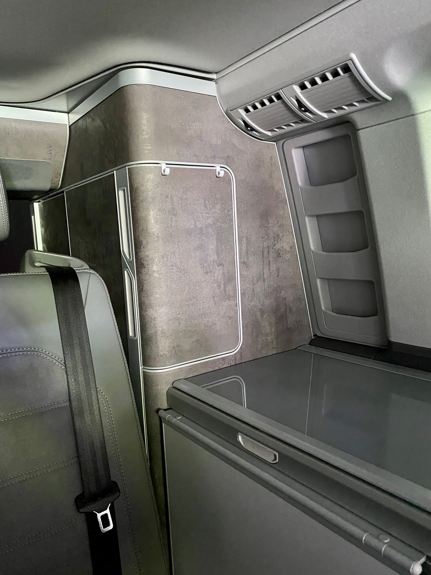 Volkswagen VW T5 T6 T6.1 California double hook wardrobe