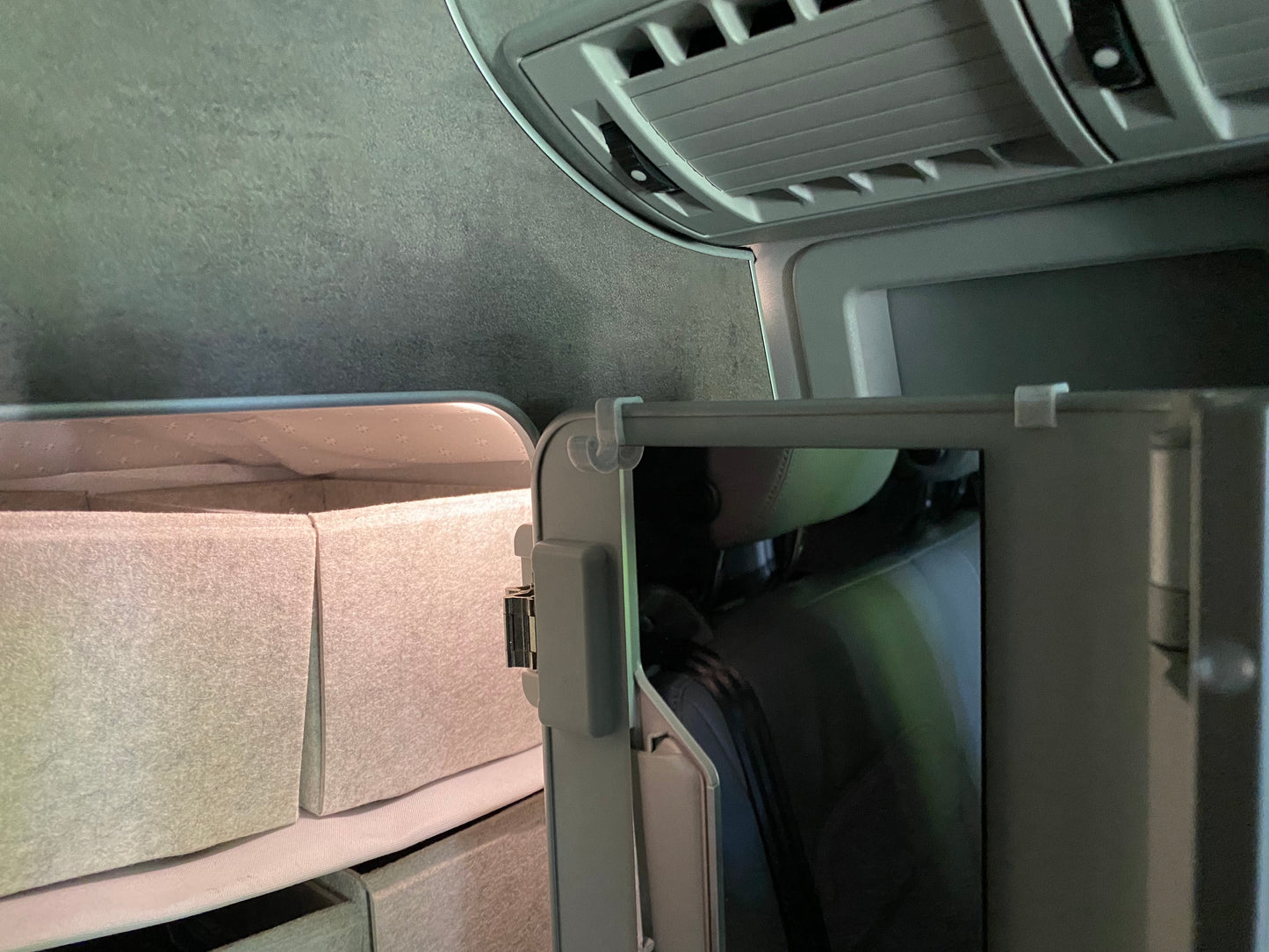 Volkswagen VW T5 T6 T6.1 California double hook wardrobe