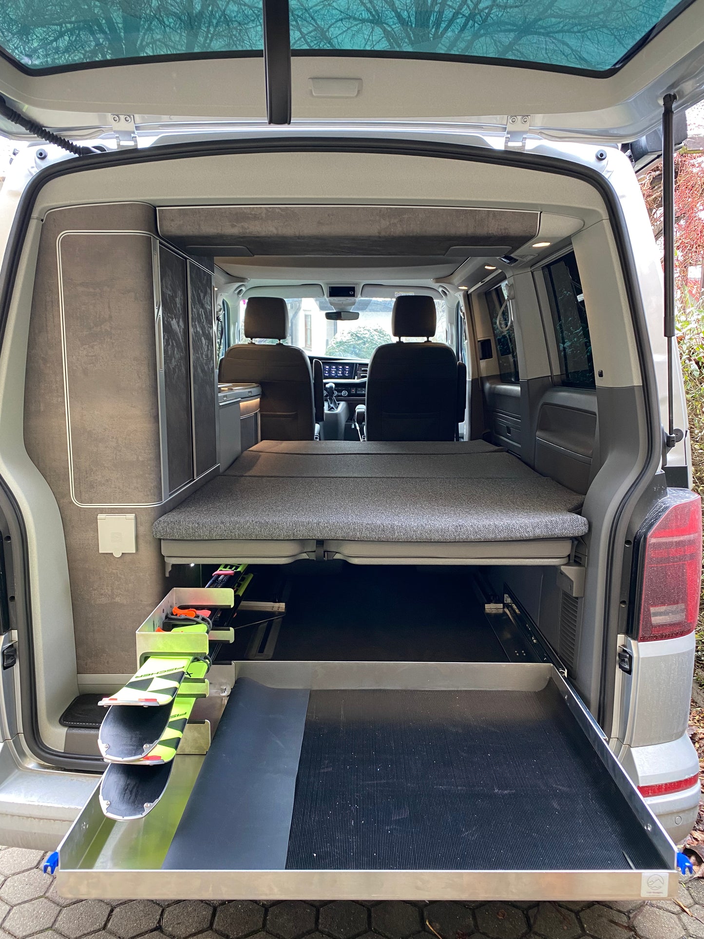 Rear pull-out & ski holder for 2 pairs of skis VW Bus Bulli T6 T6.1 CALIFORNIA Ocean