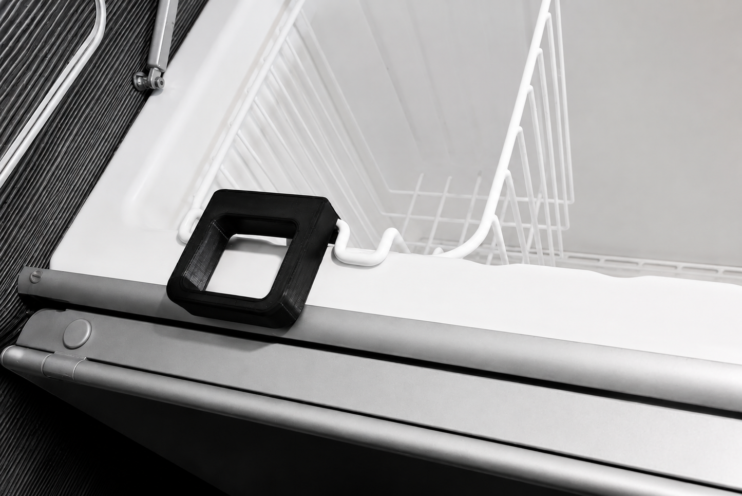 Cali-Gadgets Kühlschrank Offenhalter für VW T5 T6 California – Perfekte Lösung für einfachen Zugriff im California, Ocean & Coast Modellen – Ideal für Camping & Reisen